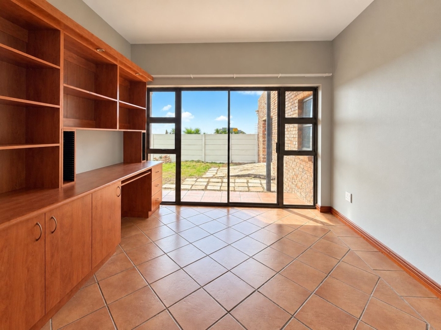 4 Bedroom Property for Sale in Bluewater Bay Eastern Cape